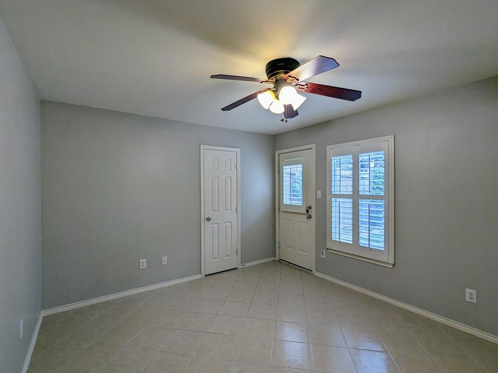 834 Heights Hollow Ln, Houston TX  77007-7072 exterior