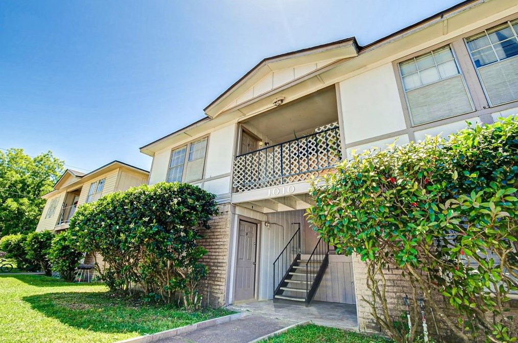 1010 Carolyn Ct #c, Humble, TX 77338