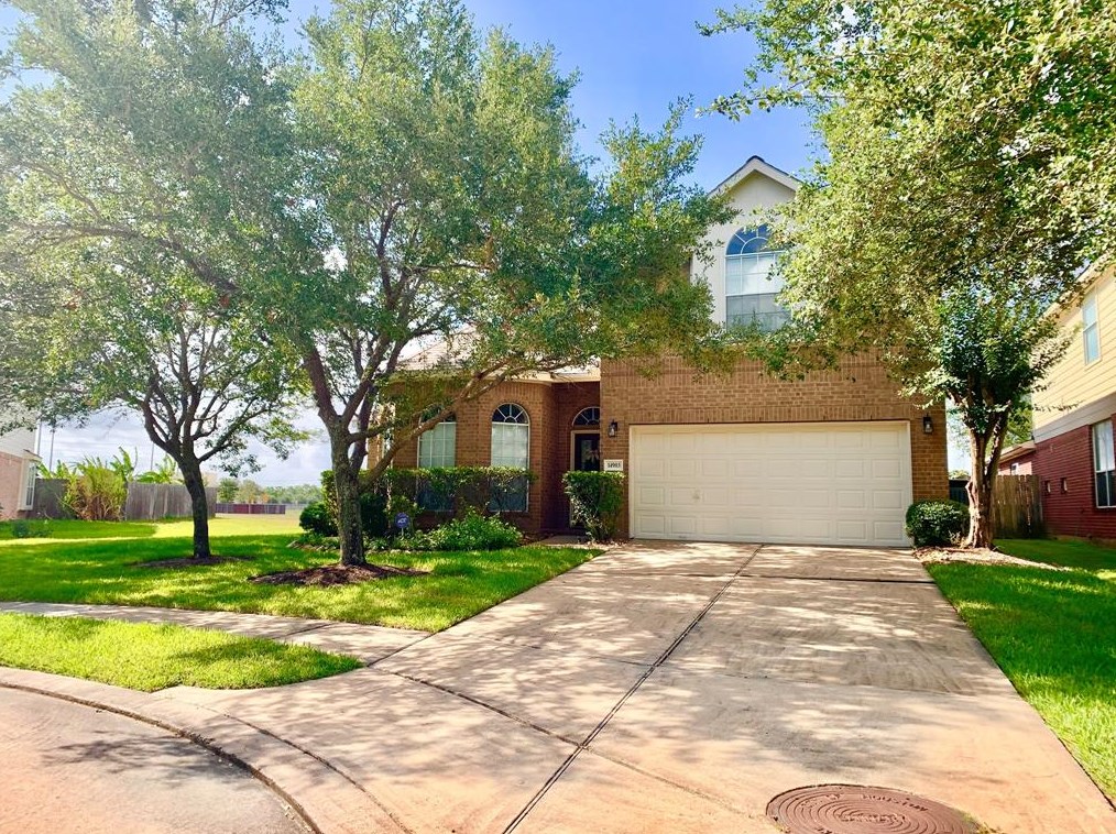 14903 Moss Bridge Ln, Sugar Land, TX 77498