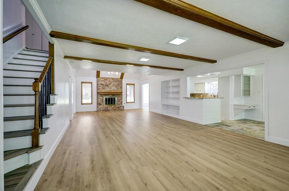 5714 Spanish Oak Dr, Houston TX  77066-2338 exterior