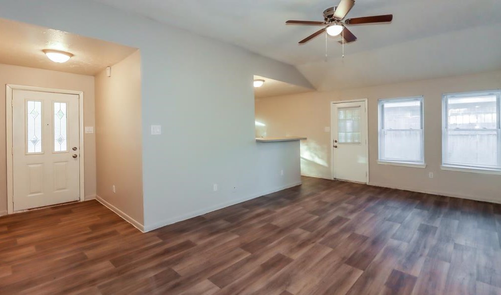 11715 Mill Valley Rd, Houston TX  77048-2555 exterior