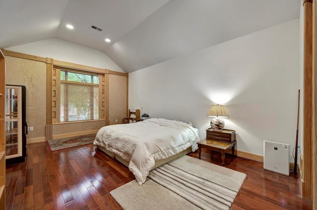 3313 Mcculloch Cir, Houston TX  77056-6216 exterior
