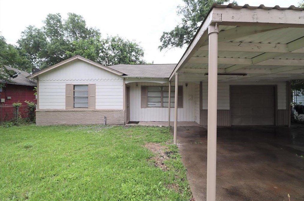 8126 Record St, Houston, TX 77028