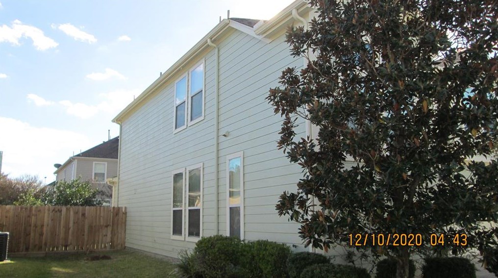 6111 Lynwood Banks Ln, Houston, TX 77092-1342