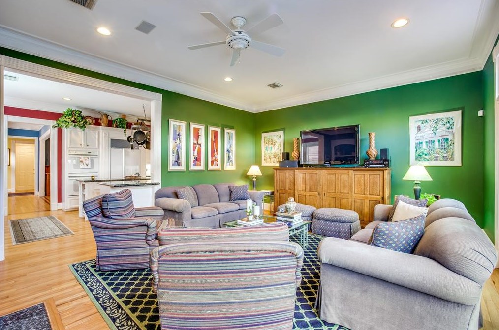 425 Marshall, Houston TX  77006-4607 exterior