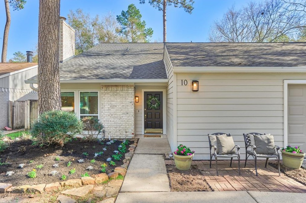 10 Coralberry Rd, Spring TX  77381-2868 exterior