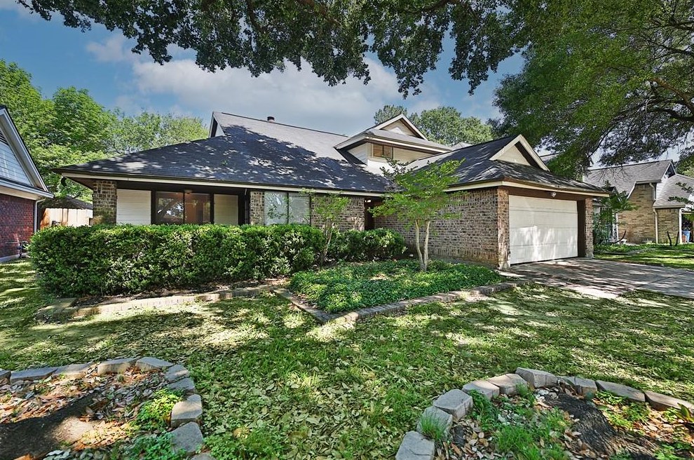 21102 Marcin Dr, Spring, TX 77388-2834