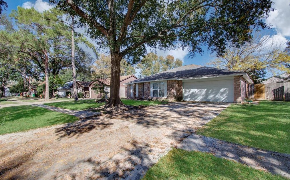 24014 Lone Elm Dr, Spring TX  77373-6337 exterior