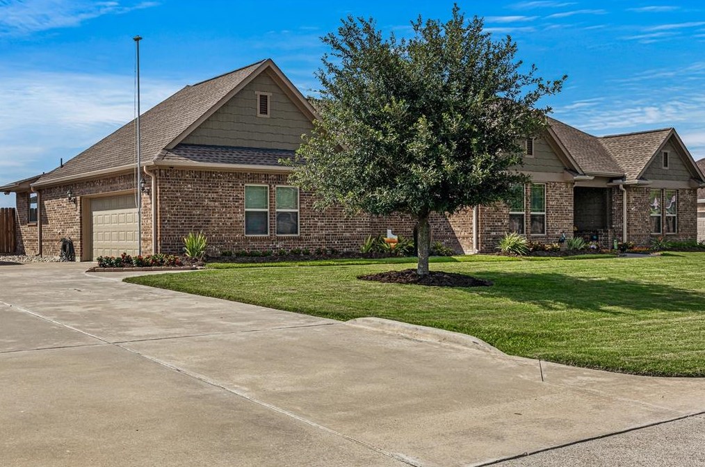 2302 Donna Ln, Santa Fe, TX 77510-7051