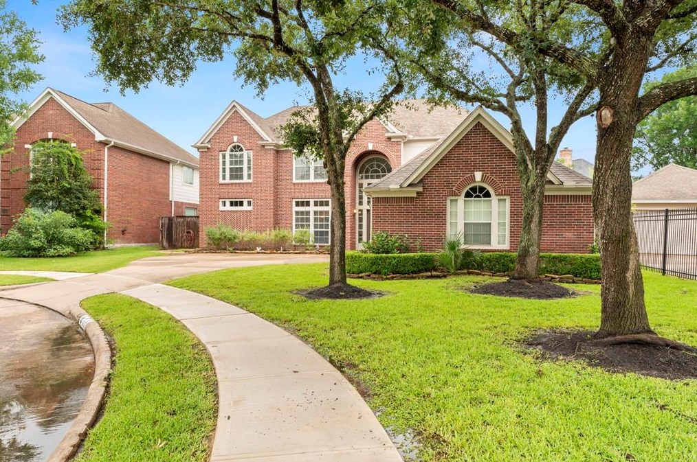 1810 Wild Violet Ct, Sugar Land, TX 77479