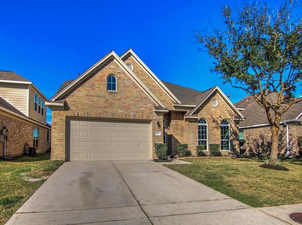 5811 Annatto Dr, Baytown, TX 77521-1495