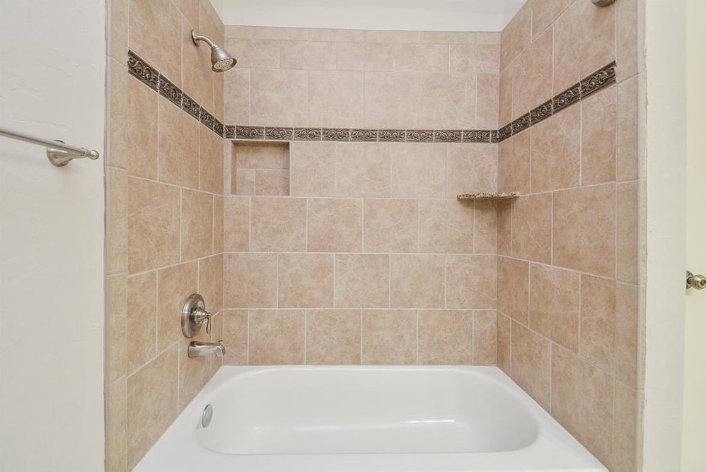 414 Wilcrest Dr, Houston TX  77042-2739 exterior