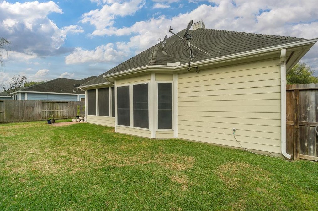 8822 Grn Castle Way, Houston TX 77095-4813 exterior