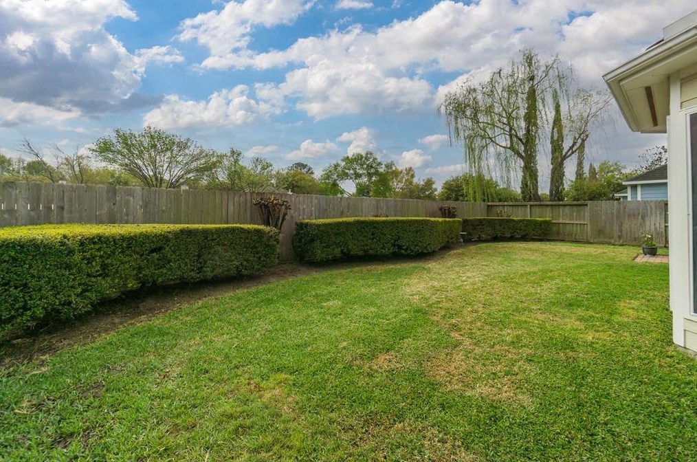 8822 Grn Castle Way, Houston TX 77095-4813 exterior