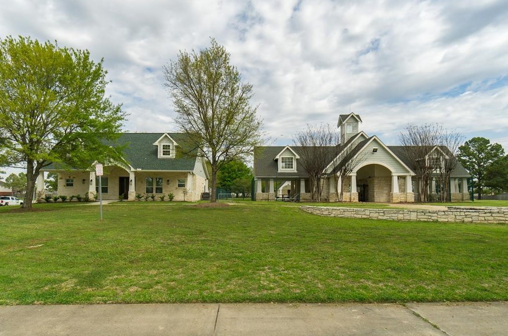 8822 Grn Castle Way, Houston TX 77095-4813 exterior