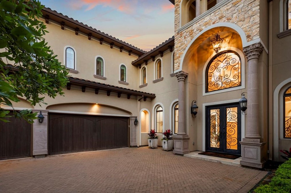 6 Berkley Hall Ct, Spring, TX 77389-3262
