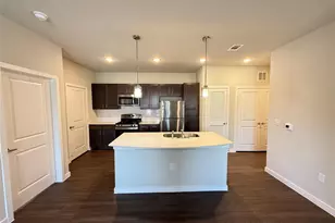 2102 Antoine Dr, Houston, TX 77055 - Photo 2