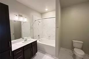 2102 Antoine Dr, Houston, TX 77055 - Photo 8