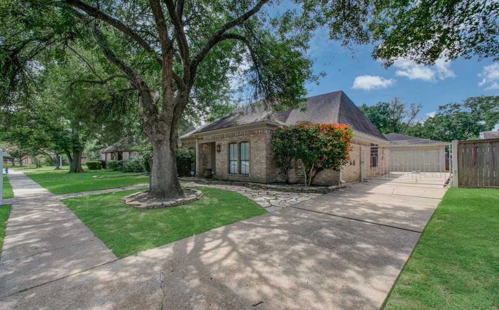 6710 Winkleman Rd, Houston, TX 77083-2429