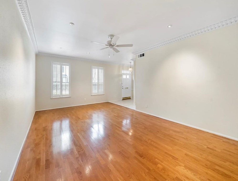 3660 Lake St, Houston TX  77098-5520 exterior