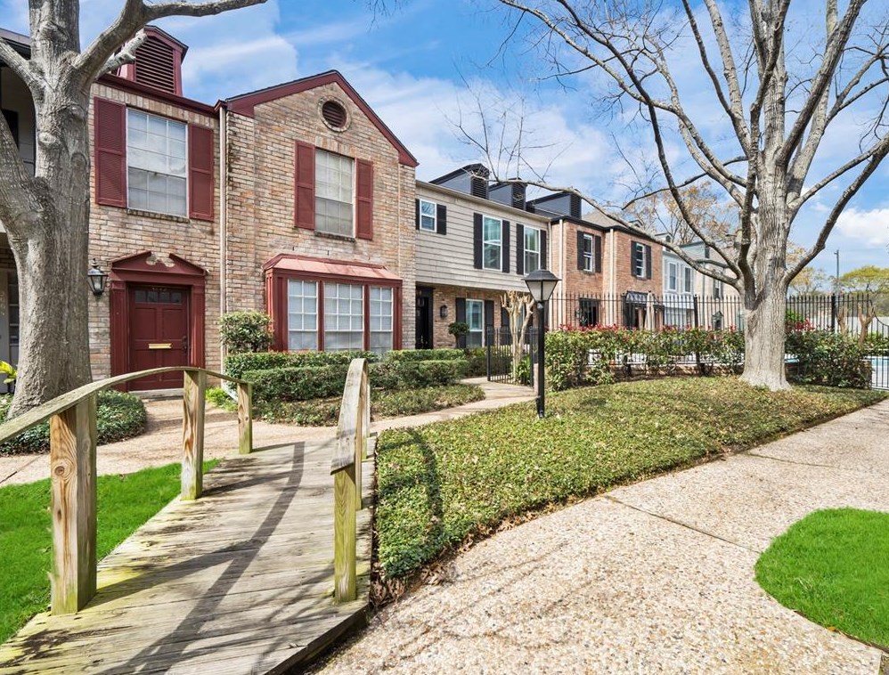 3660 Lake St, Houston, TX 77098