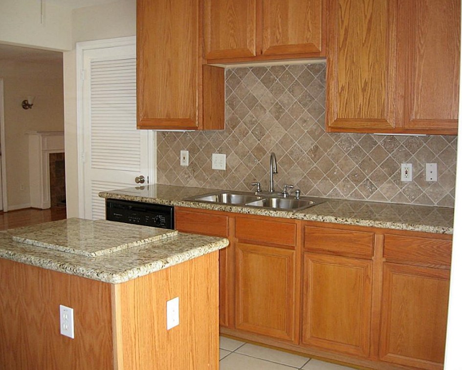 2411 Wroxton Rd, Houston, TX 77005-1435