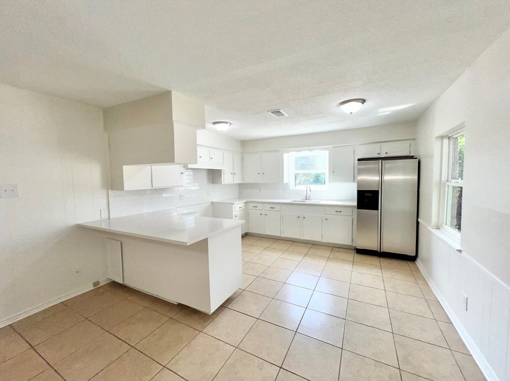 1814 Main St, Waller, TX 77484-8570
