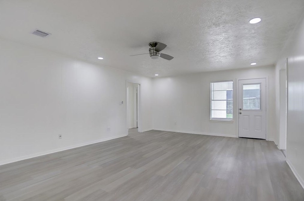 6227 Leaf Arbor Dr, Houston, TX 77092
