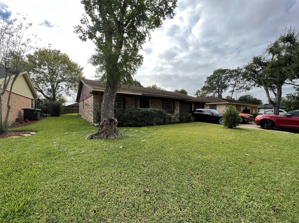 3923 Ebbtide Dr, Houston, TX 77045-4413