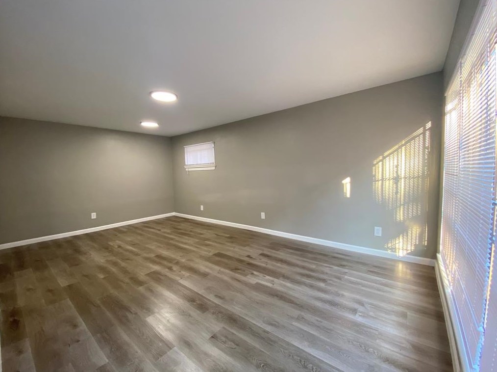 7047 Bissonnet St, Houston, TX 77074-6013