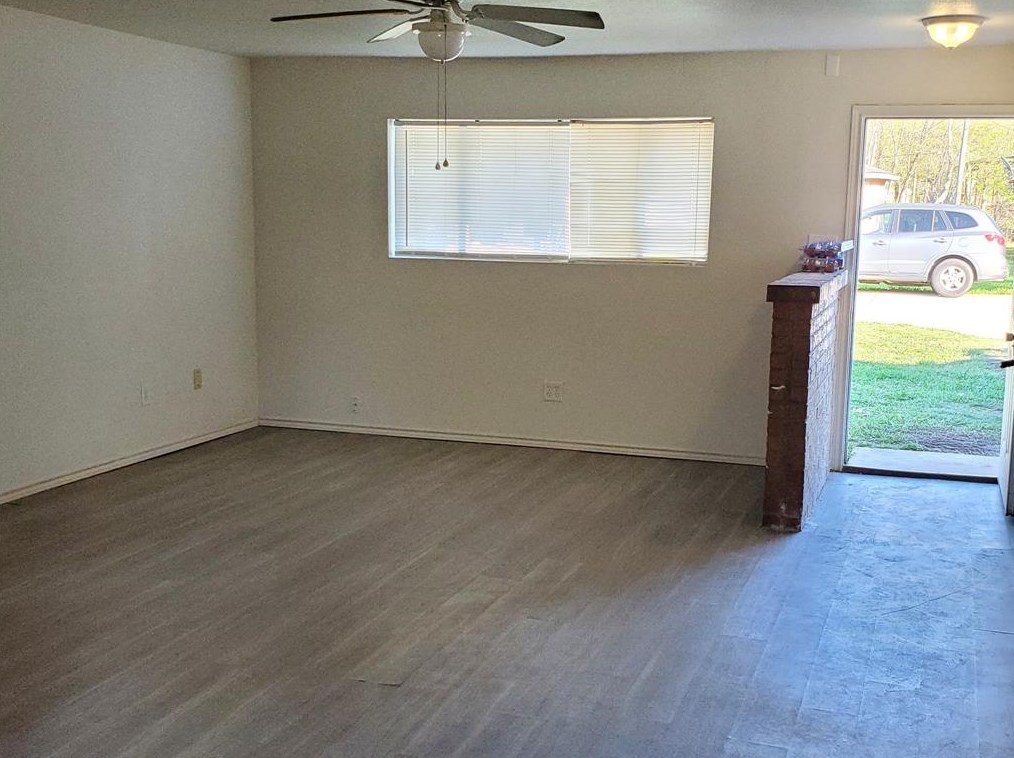3451 W Hwy 6 #10, Alvin, TX 77511