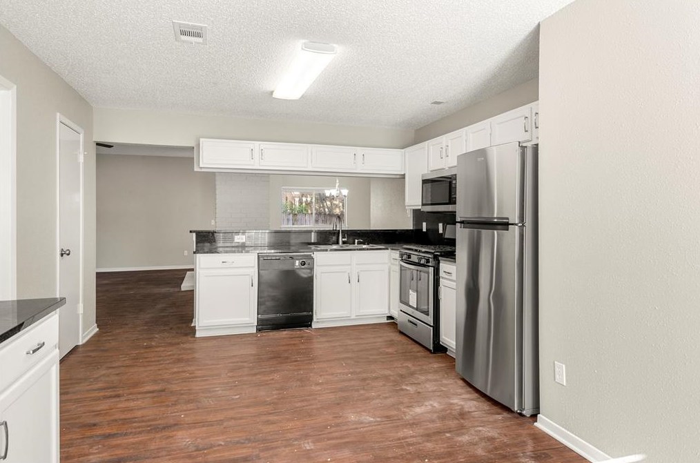 27 Rockridge Dr, Spring TX  77381-3219 exterior