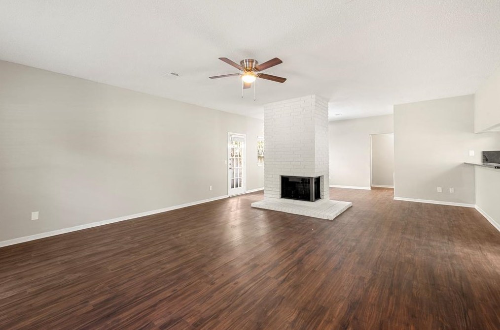 27 Rockridge Dr, Spring TX  77381-3219 exterior