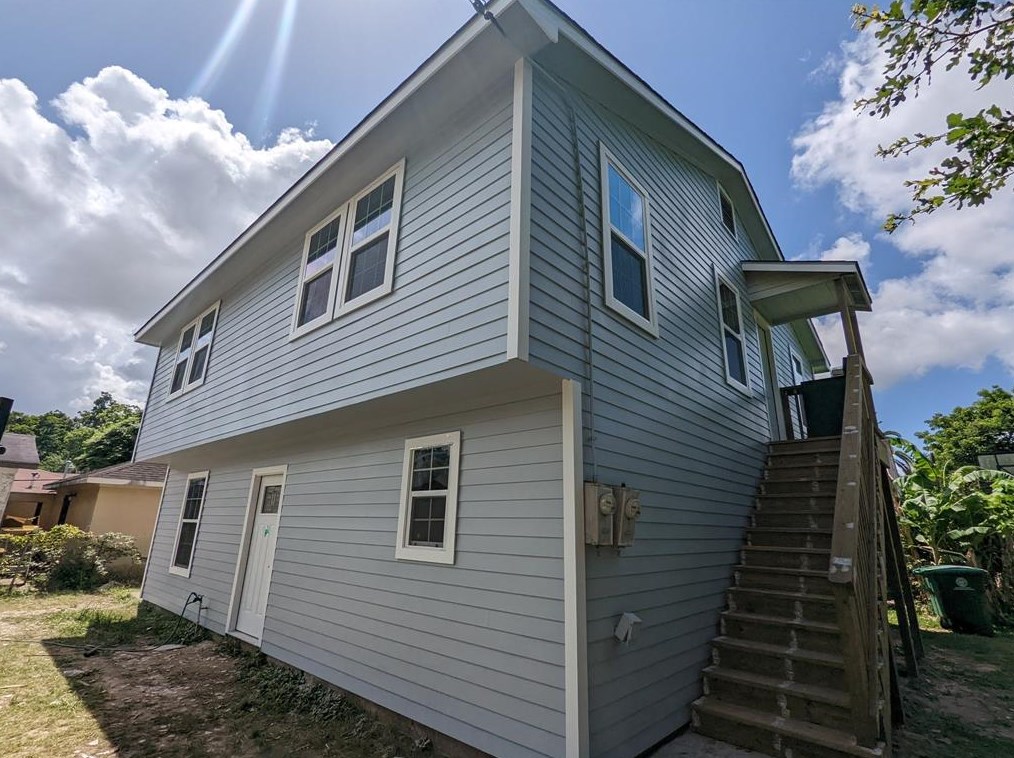 6912 Gonzales St, Houston, TX 77020