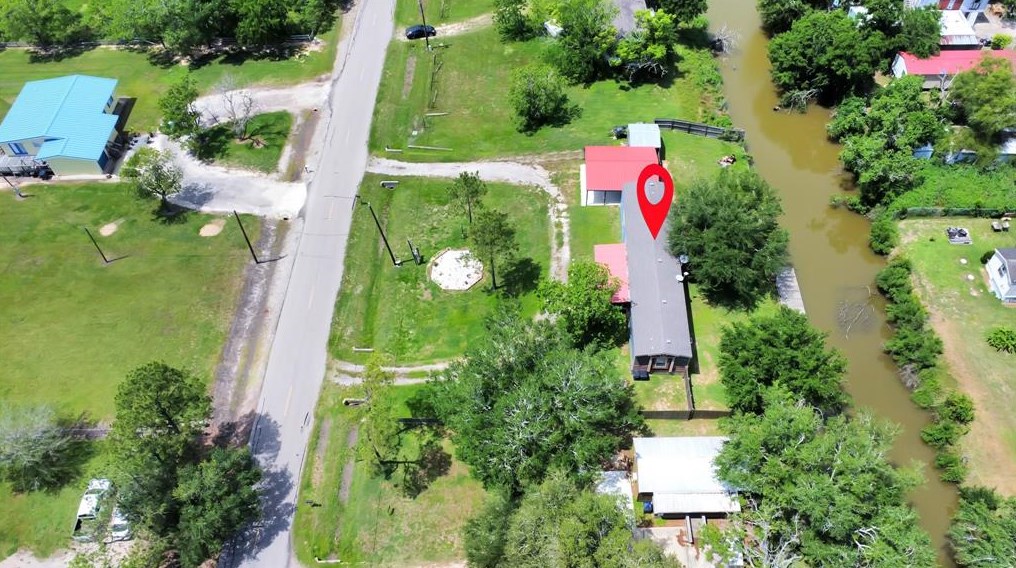 12312 Annette Rd, Angleton TX  77515-8105 exterior