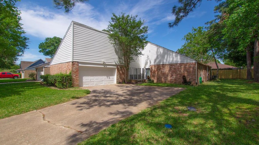 25710 Pepper Ridge Ln, Spring, TX 77373