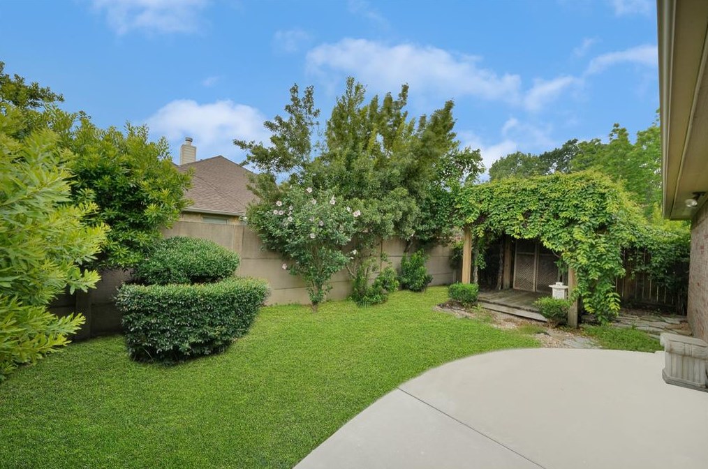 26937 Carriage Mnr Ln, Humble TX 77339-6203 exterior