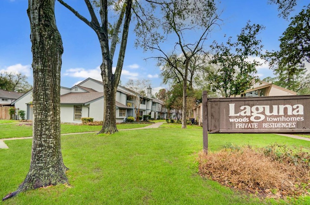 5869 Village Forest Ct, Houston, TX 77092