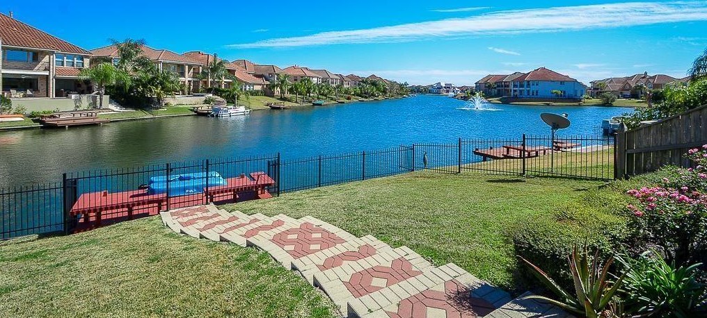 1131 Villa Bergamo Ct, Houston, TX 77094