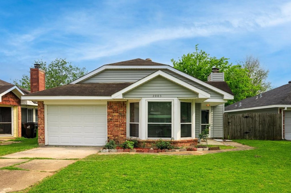 2003 Spruce Dr, Richmond, TX 77471