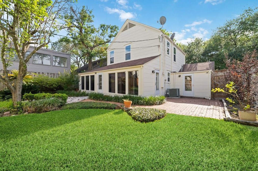 6027 Lake St, Houston TX  77005-3131 exterior