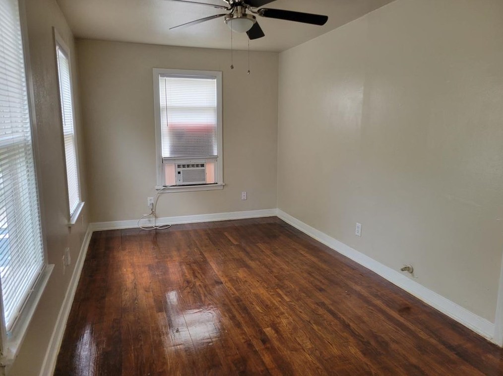 1319 Beverly St #1/2, Houston, TX 77008