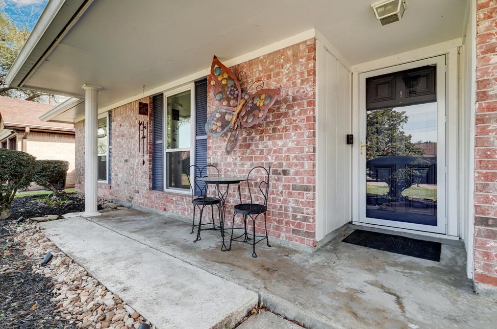 5739 Hoover St, Houston, TX 77092-3324