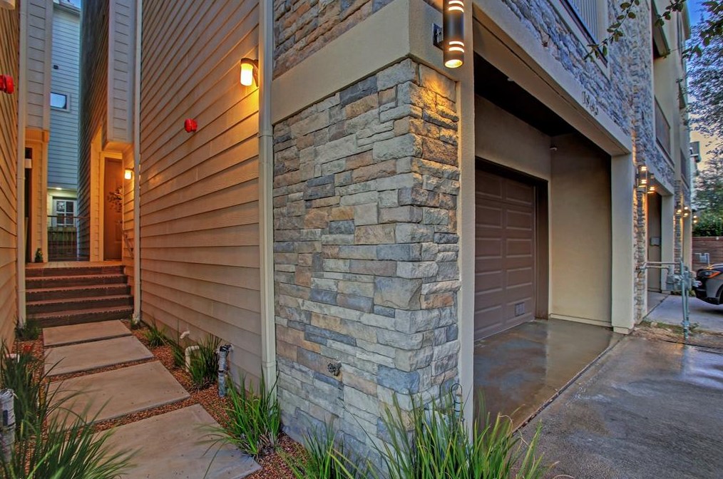 1945 15th St, Houston TX  77008-3423 exterior