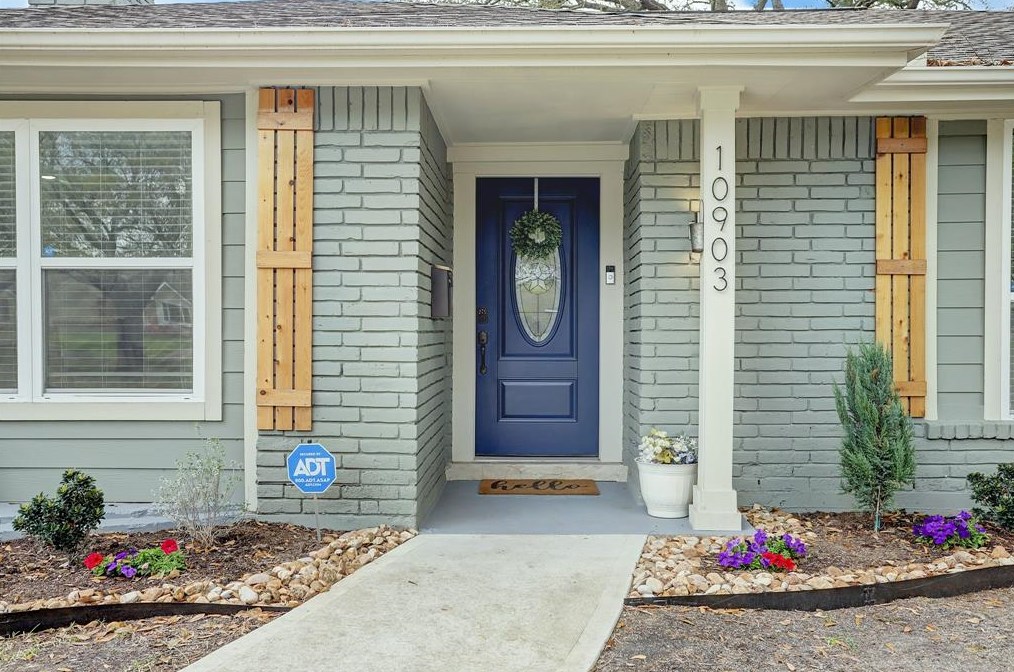 10903 Hillcroft St, Houston TX  77096-6032 exterior