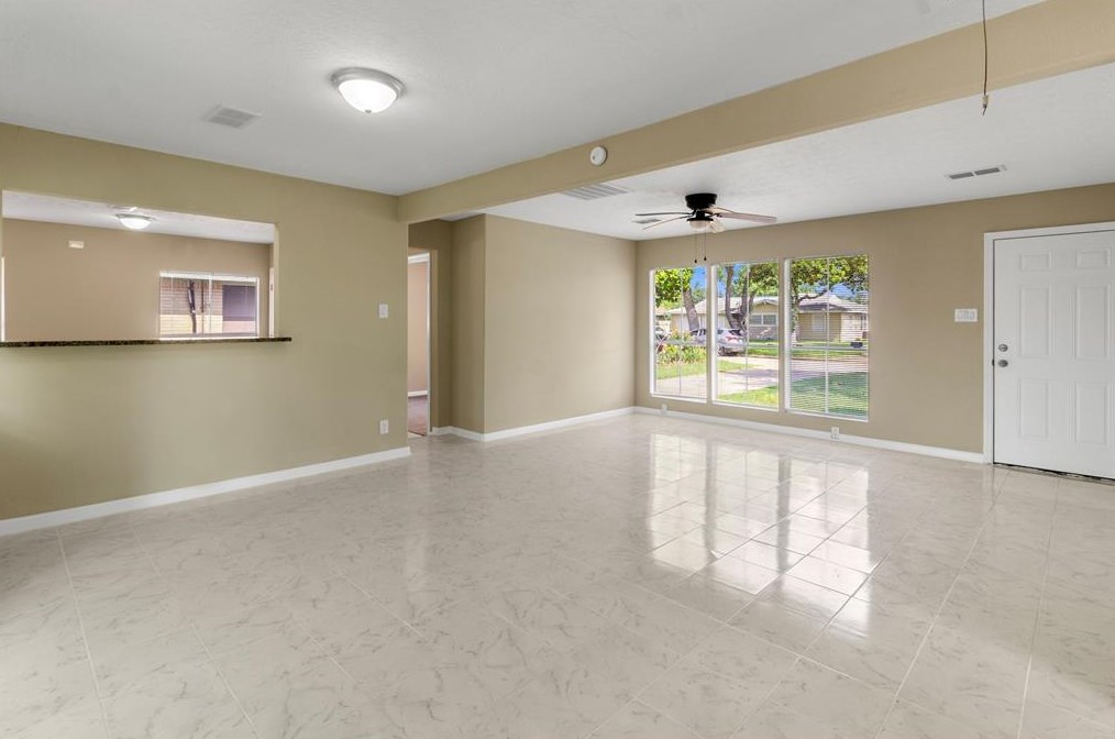 3105 8th Ave, Texas City, TX 77590-6719
