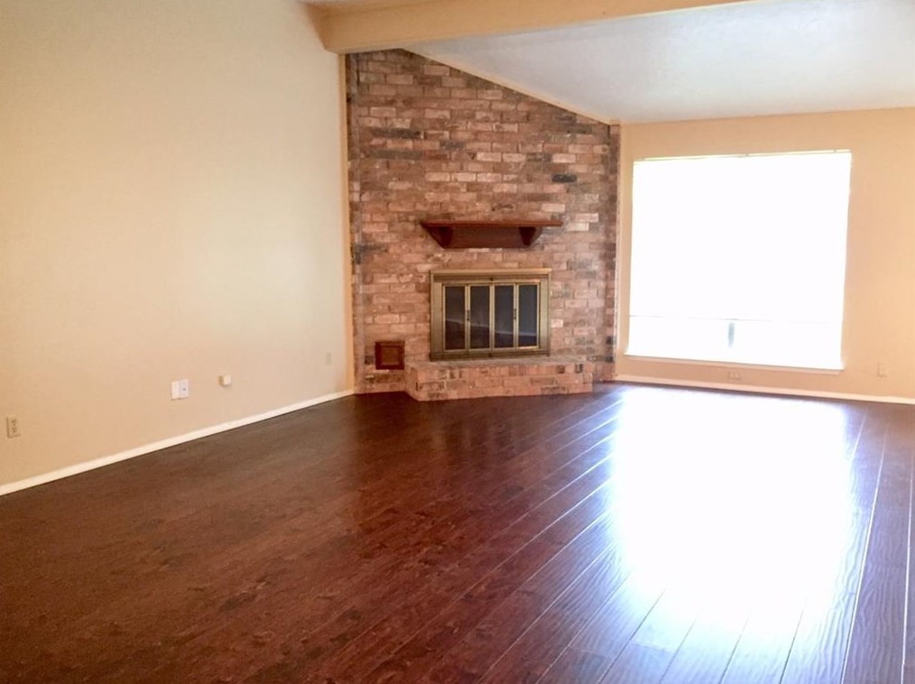 404 Pebbleshire Dr, Houston, TX 77062