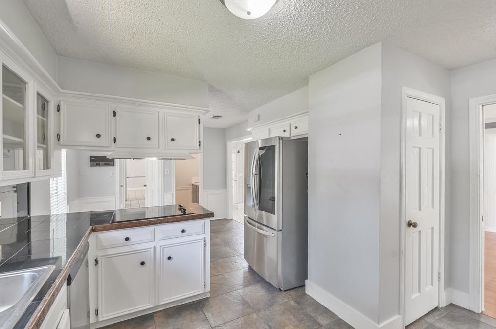 17519 Sugar Pne Dr, Houston TX 77090-2053 exterior