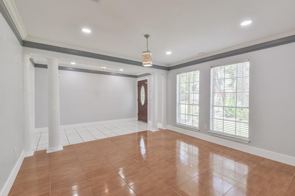 17519 Sugar Pne Dr, Houston TX 77090-2053 exterior