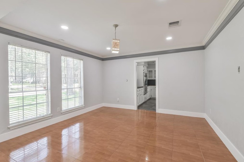 17519 Sugar Pne Dr, Houston TX 77090-2053 exterior